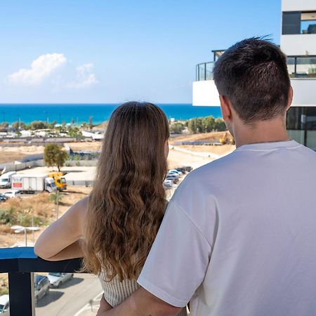 Hi-Yam Seaview Apartments & Suites - יש ממ"ד Bat Yam Dış mekan fotoğraf