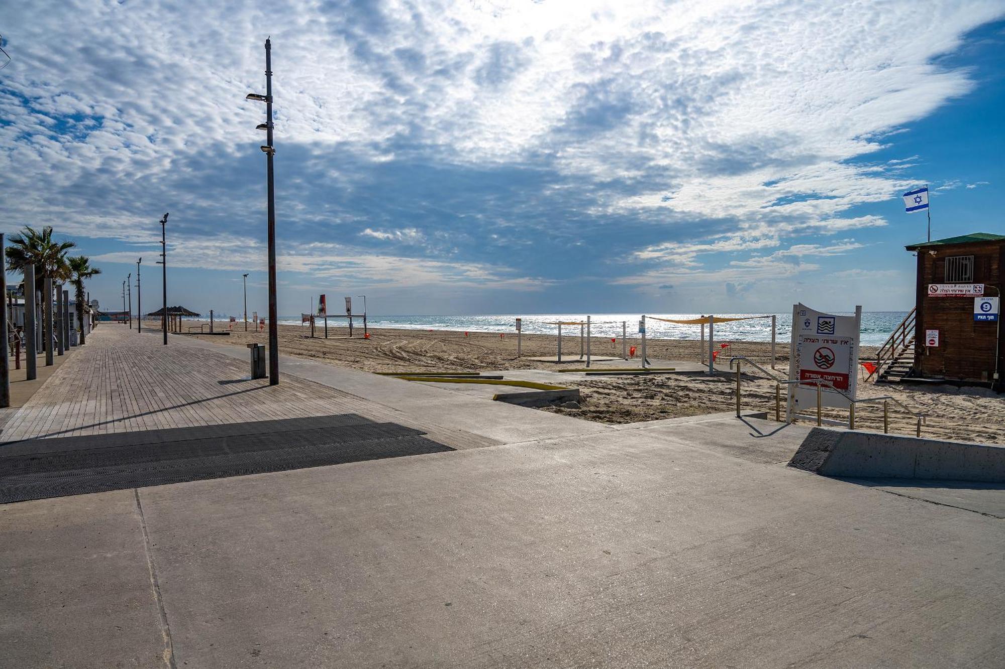 Hi-Yam Seaview Apartments & Suites - יש ממ"ד Bat Yam Dış mekan fotoğraf