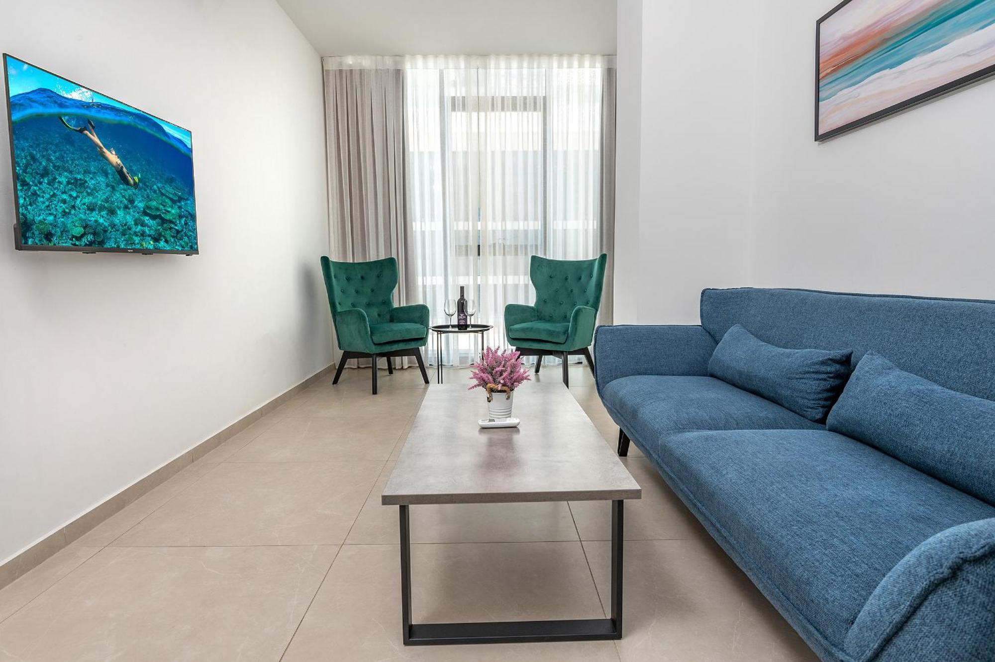 Hi-Yam Seaview Apartments & Suites - יש ממ"ד Bat Yam Dış mekan fotoğraf