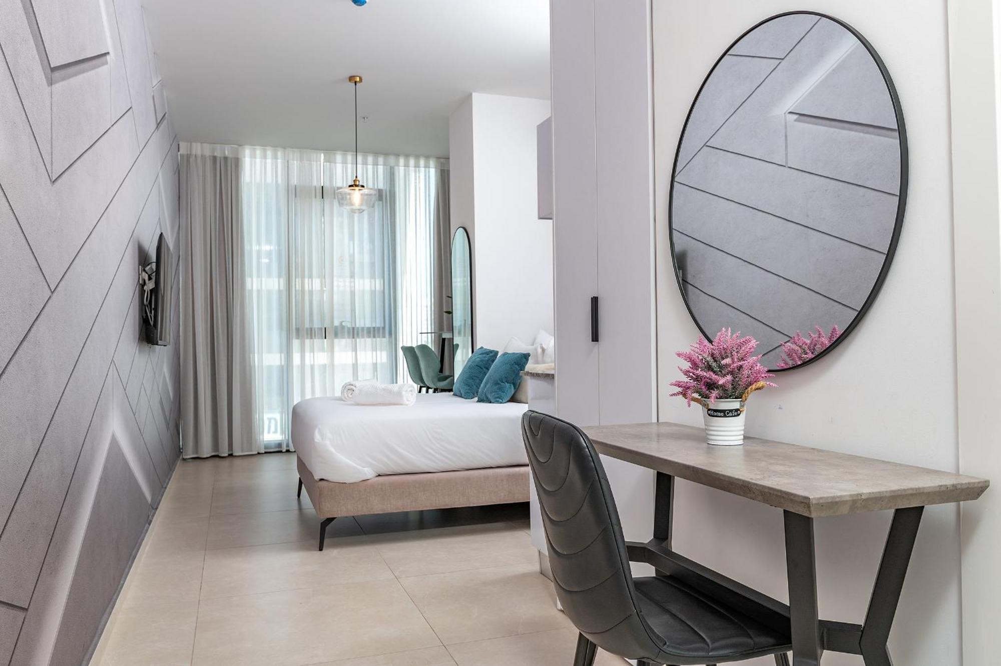 Hi-Yam Seaview Apartments & Suites - יש ממ"ד Bat Yam Oda fotoğraf